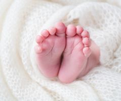 Carla Fotografie - Newborn - happy feet 