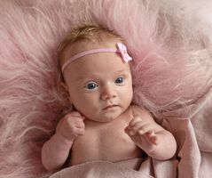 Carla Fotografie - Newborn - Adéla pink baby girl 