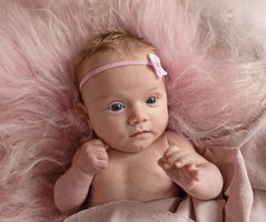 Carla Fotografie - Newborn - Adéla pink baby girl 