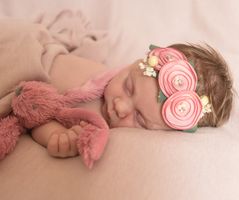 Carla Fotografie - Newborn - pink rabbit