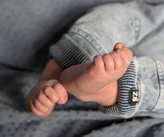 Carla Fotografie - Newborn - Blue feet